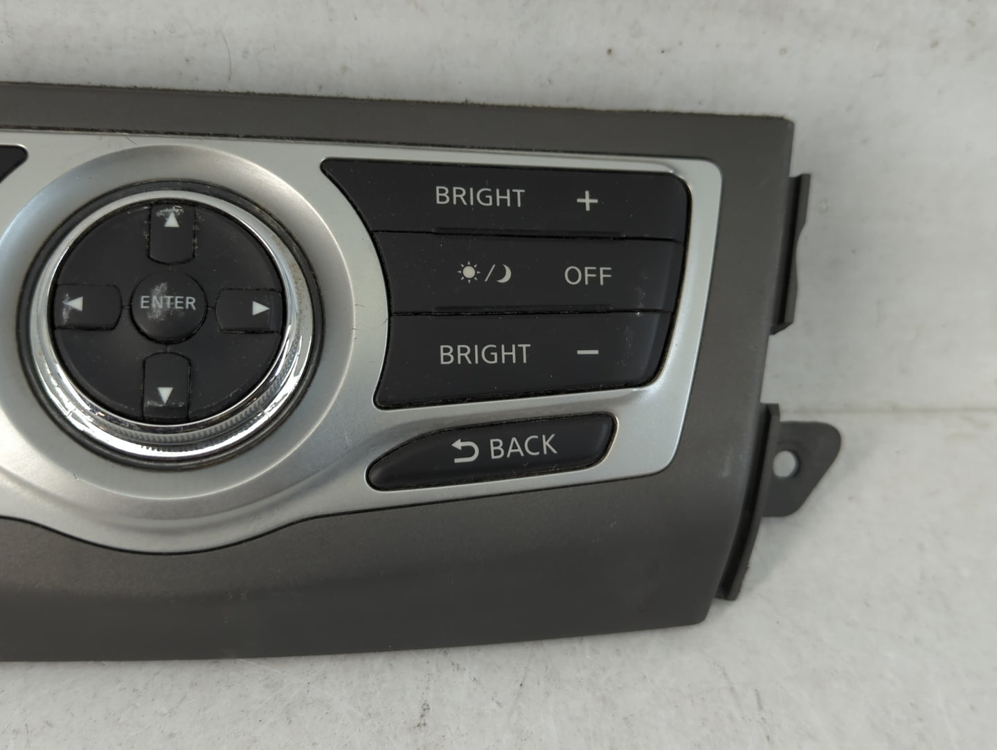 2011-2012 Nissan Murano Radio AM FM Cd Player Receiver Replacement Fits Fits 2010 2011 2012 OEM Used Auto Parts - Oemusedaut