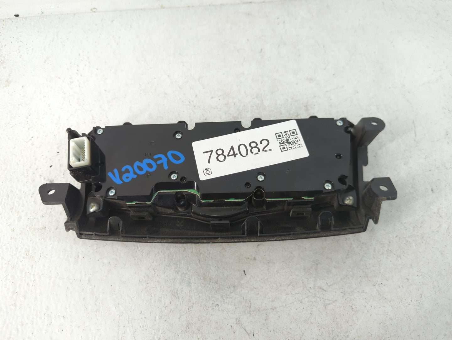2011-2012 Nissan Murano Radio AM FM Cd Player Receiver Replacement Fits Fits 2010 2011 2012 OEM Used Auto Parts - Oemusedaut