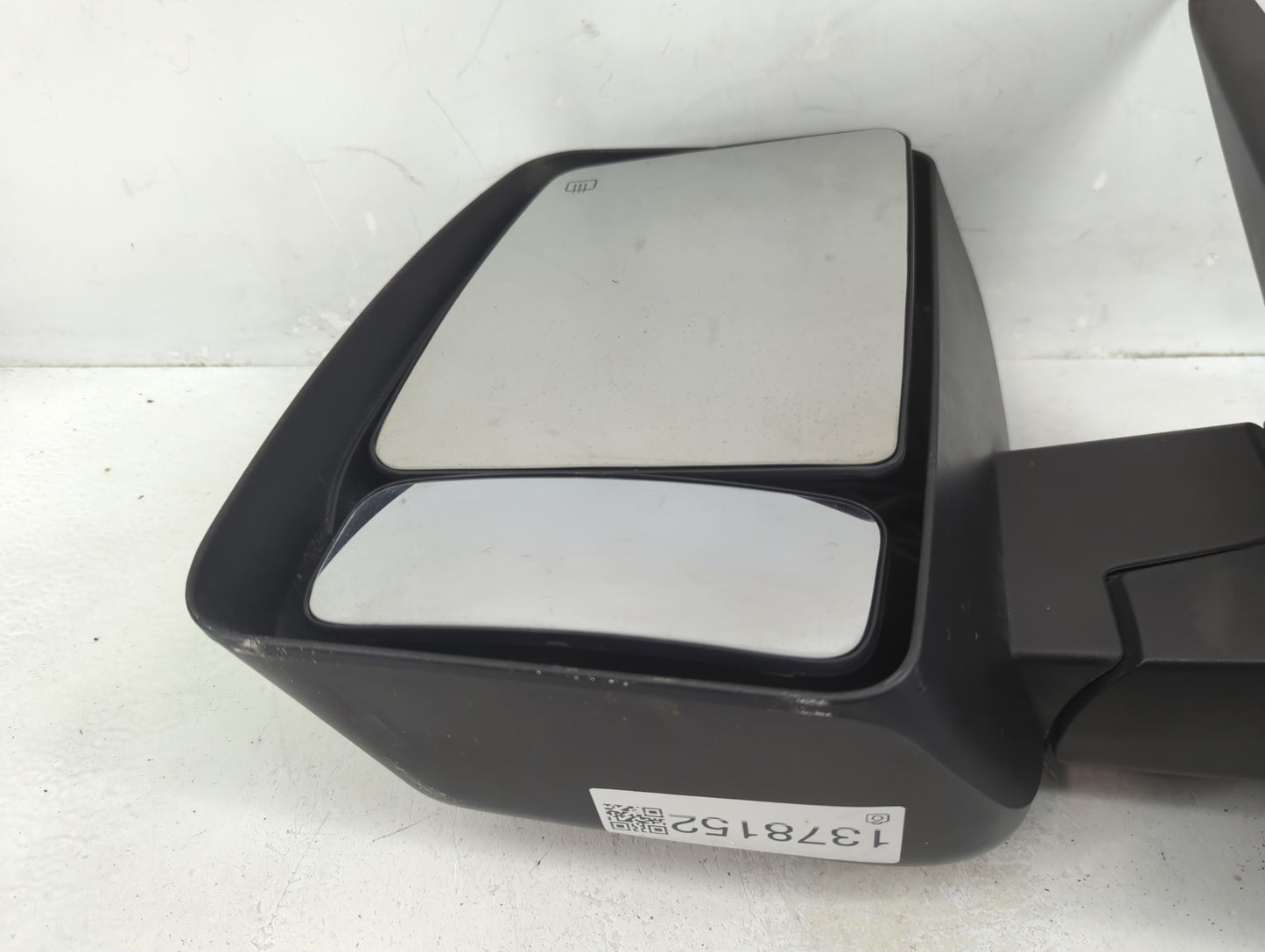 2012-2020 Nissan Nv2500 Driver Side View Mirror - Left Door Mirror OEM Used - Oemusedautoparts1.com
