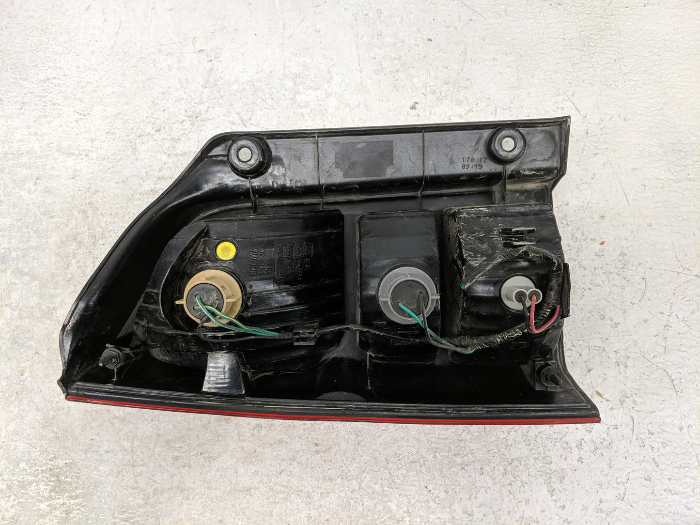 2005-2012 Nissan Pathfinder Tail Light Assembly Passenger Right OEM Fits Fits 2005 2006 2007 2008 2009 2010 2011 2012 OEM Us