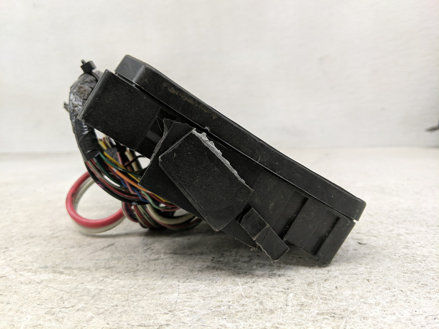 2010-2012 Nissan Pathfinder Fusebox Fuse Box Panel Relay Module P/N:284B7 ZE03B Fits OEM Used Auto Parts - Oemusedautoparts1