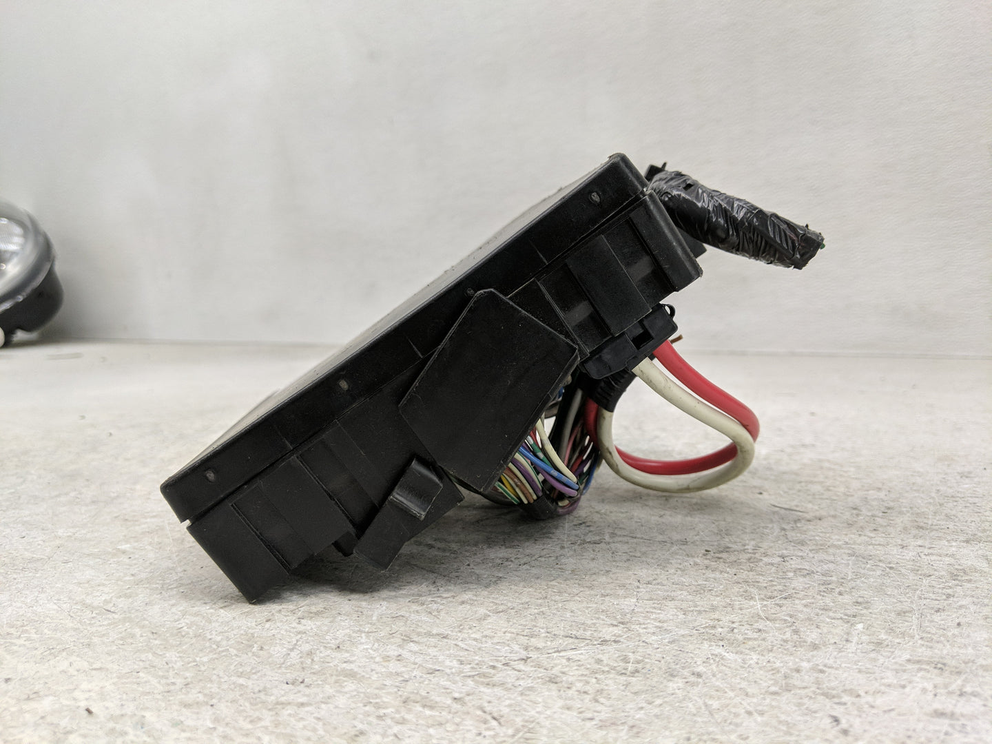 2010-2012 Nissan Pathfinder Fusebox Fuse Box Panel Relay Module P/N:284B7 ZE03B Fits OEM Used Auto Parts - Oemusedautoparts1