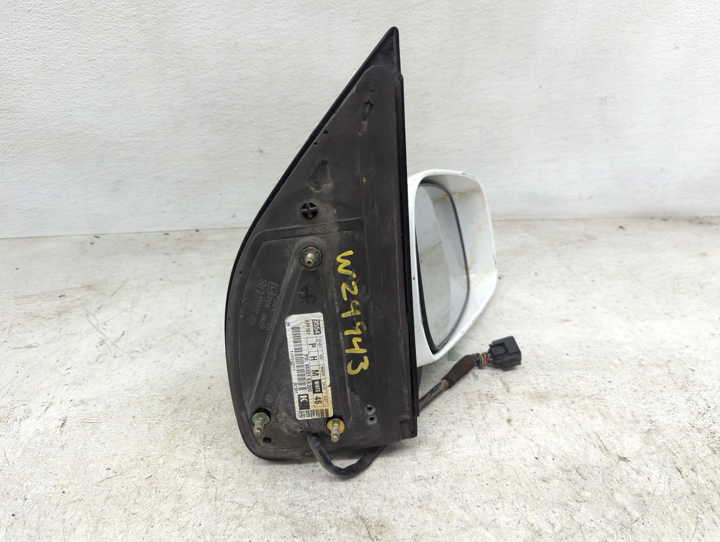 2005-2012 Nissan Pathfinder Passenger Side View Mirror - Right Door Mirror OEM Used - Oemusedautoparts1.com