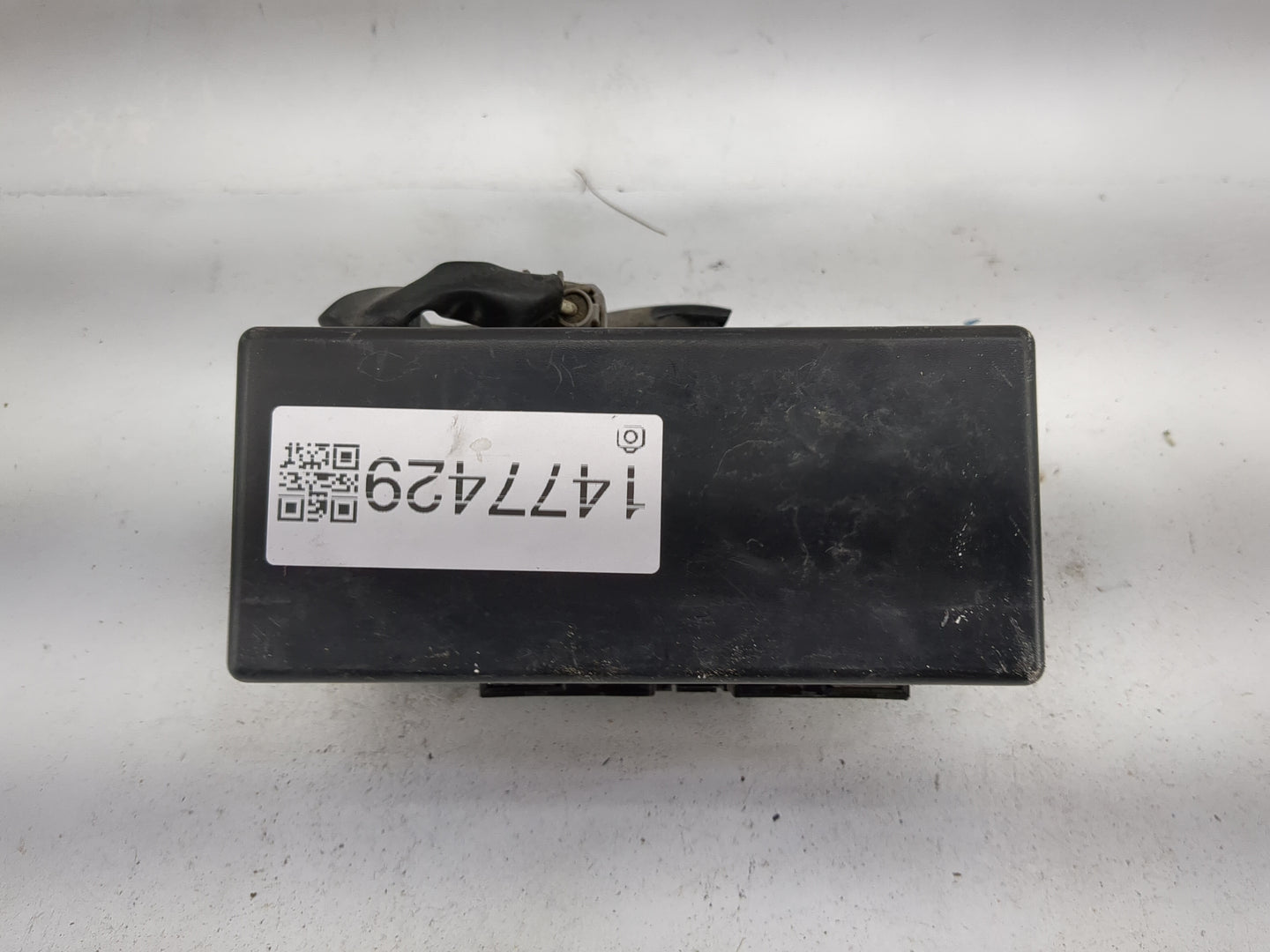 2010-2012 Nissan Pathfinder Fusebox Fuse Box Panel Relay Module P/N:24382 ZP00B Fits OEM Used Auto Parts - Oemusedautoparts1