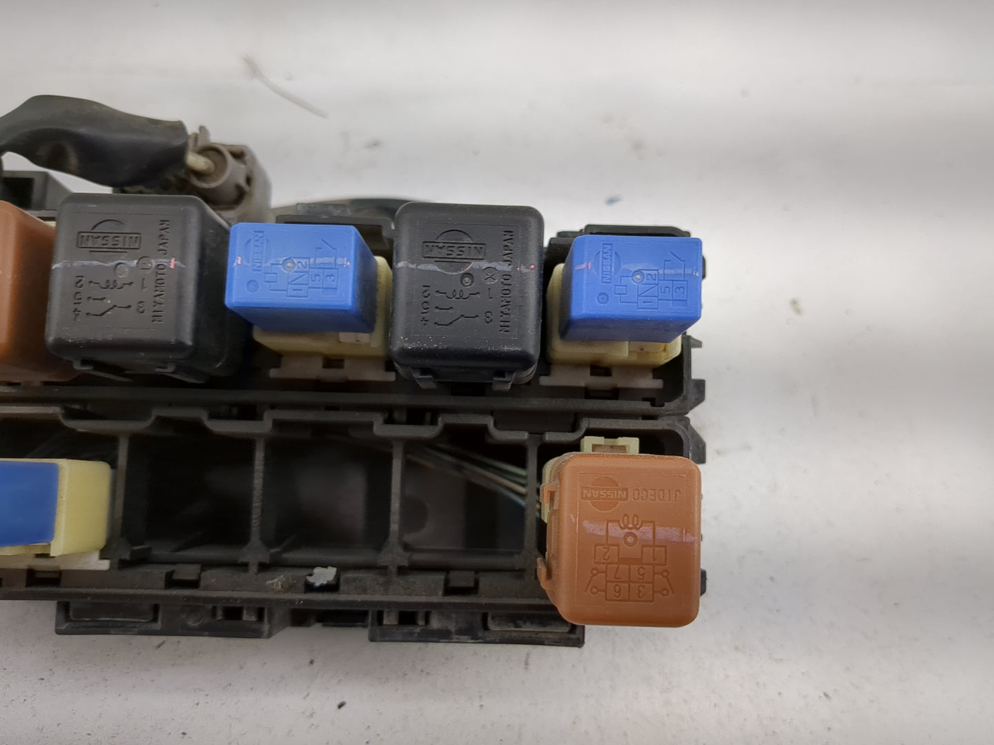 2010-2012 Nissan Pathfinder Fusebox Fuse Box Panel Relay Module P/N:24382 ZP00B Fits OEM Used Auto Parts - Oemusedautoparts1