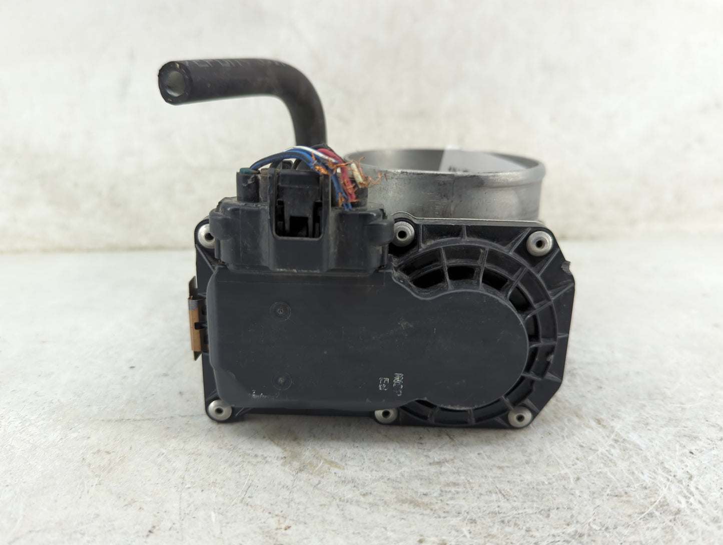 2005-2012 Nissan Pathfinder Throttle Body Fits Fits 2005 2006 2007 2008 2009 2010 2011 2012 2013 2014 OEM Used Auto Parts - 