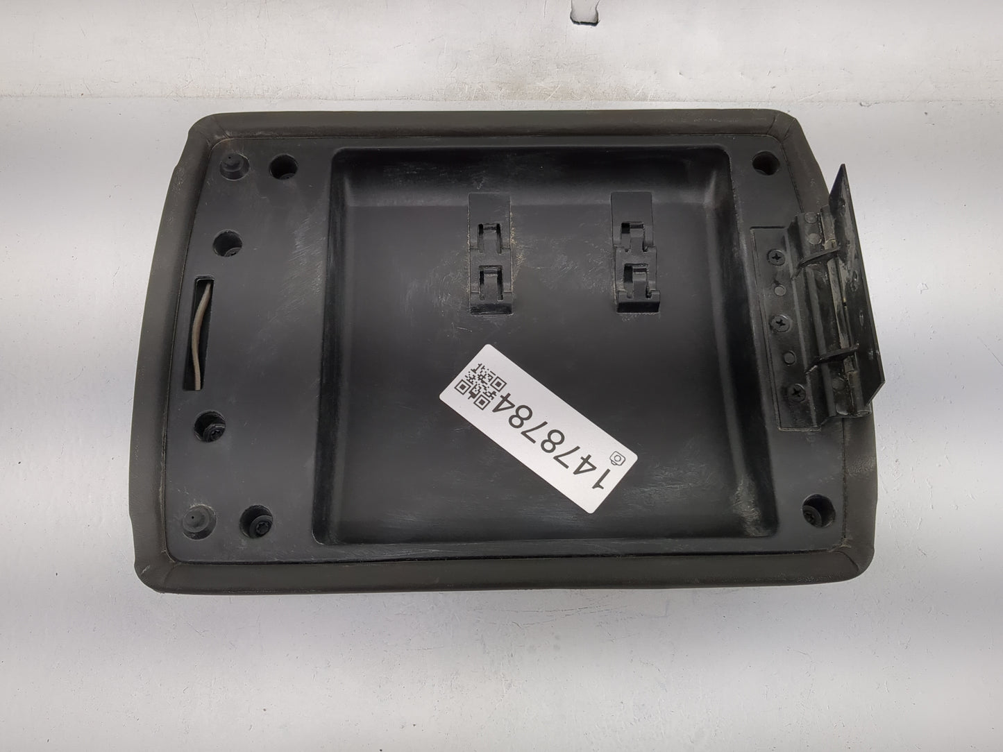 2012 Nissan Pathfinder Center Console Armrest Cover Lid P/N:120130 Fits OEM Used Auto Parts - Oemusedautoparts1.com