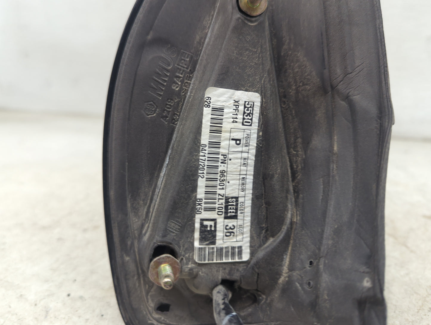 2005-2012 Nissan Pathfinder Passenger Side View Mirror - Right Door Mirror OEM Used - Oemusedautoparts1.com