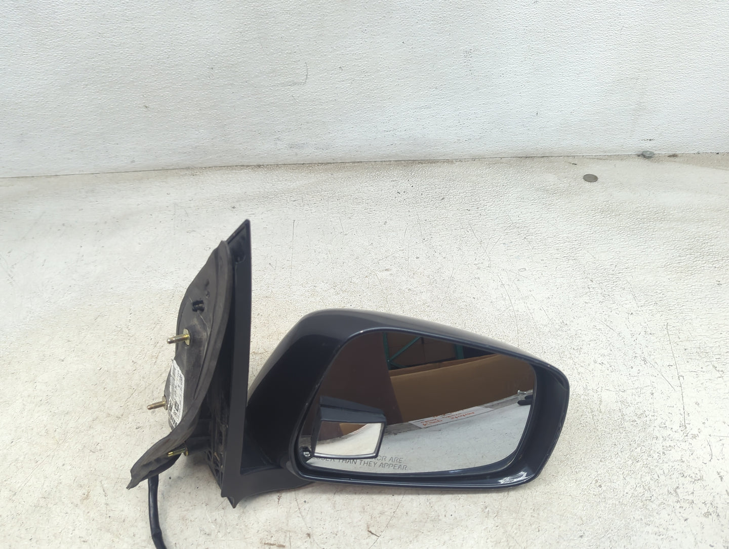 2005-2012 Nissan Pathfinder Passenger Side View Mirror - Right Door Mirror OEM Used - Oemusedautoparts1.com