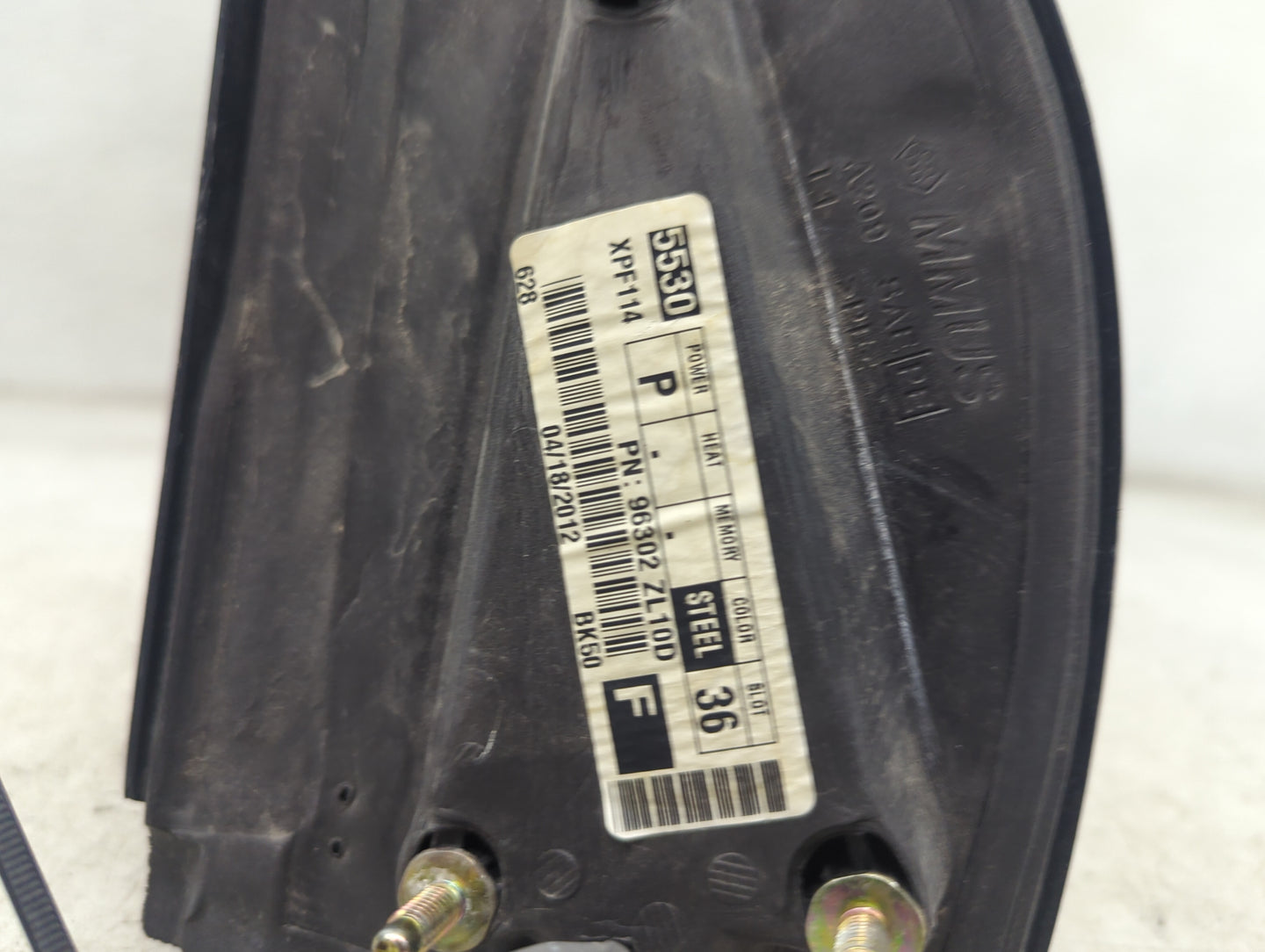 2005-2012 Nissan Pathfinder Driver Side View Mirror - Left Door Mirror OEM Used - Oemusedautoparts1.com