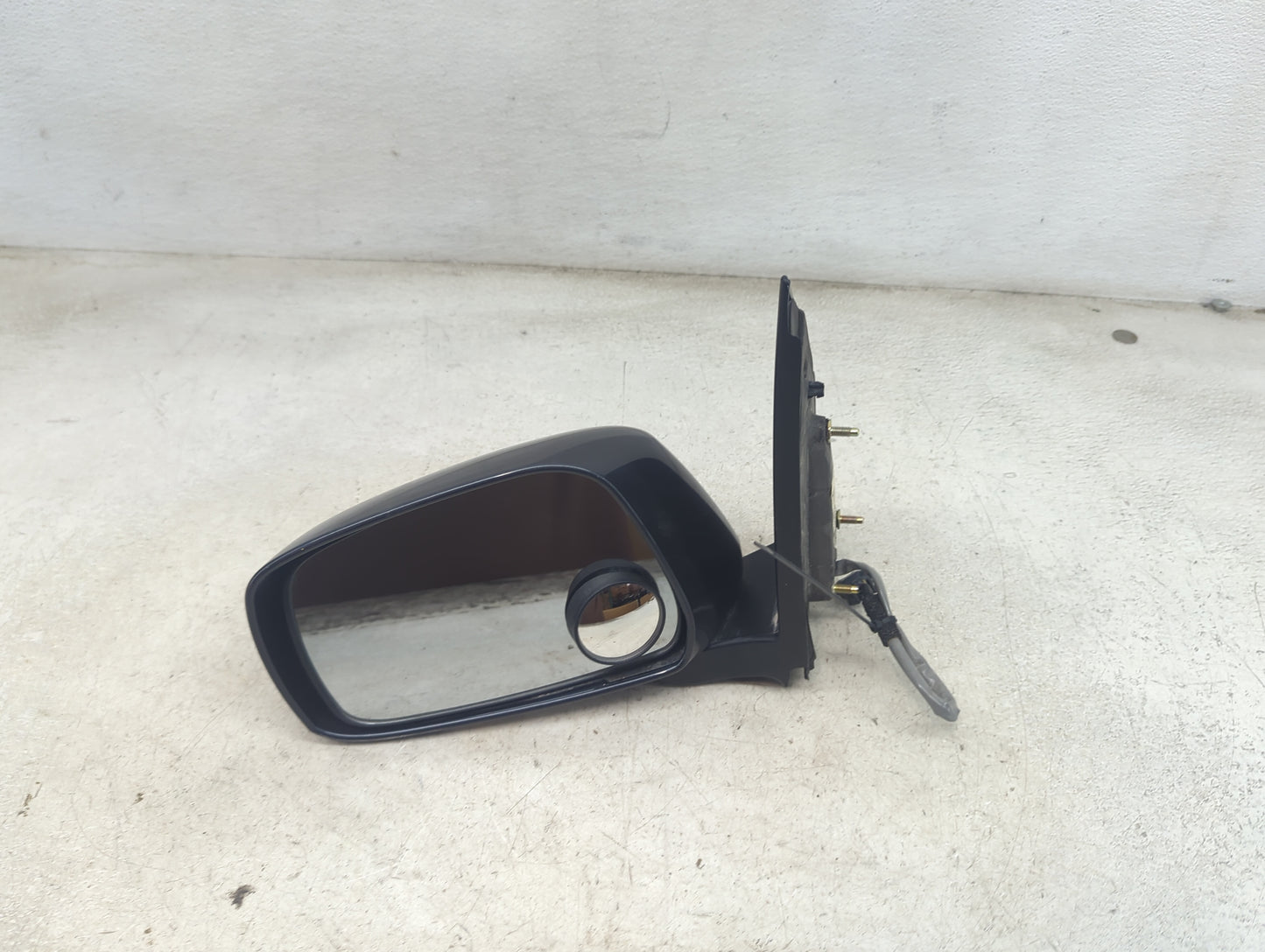 2005-2012 Nissan Pathfinder Driver Side View Mirror - Left Door Mirror OEM Used - Oemusedautoparts1.com