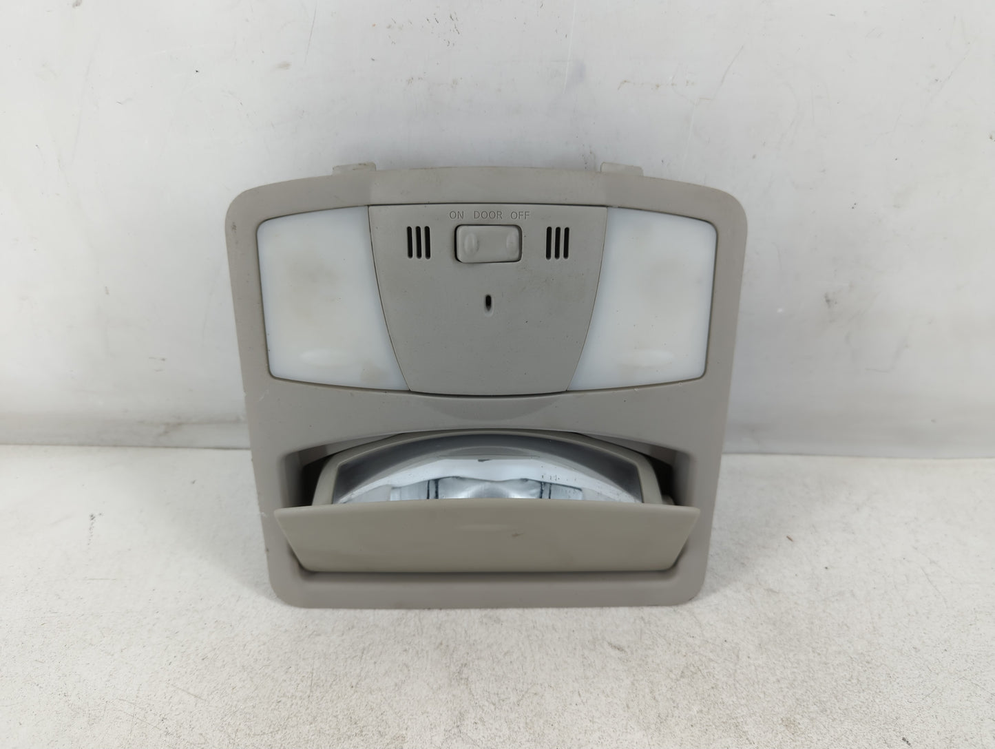 2011-2017 Nissan Quest Overhead Roof Console Interior Dome Light - Oemusedautoparts1.com