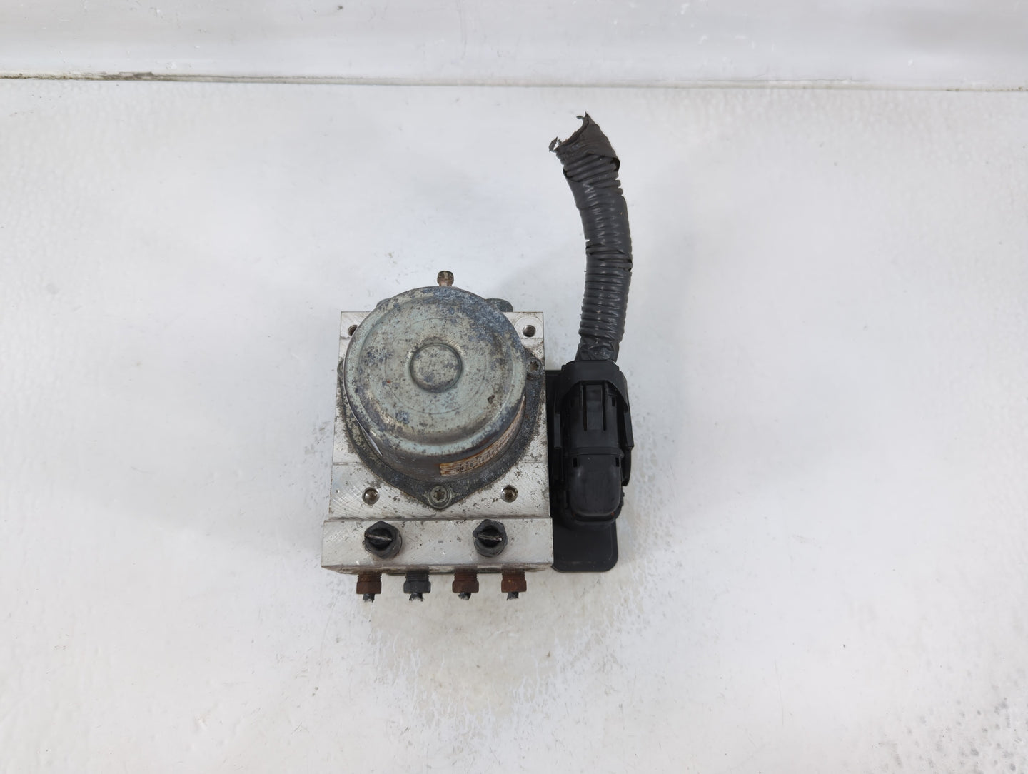 2012-2015 Nissan Rogue ABS Pump Control Module Replacement P/N:TD8405 Fits Fits 2012 2013 2014 2015 OEM Used Auto Parts - Oe