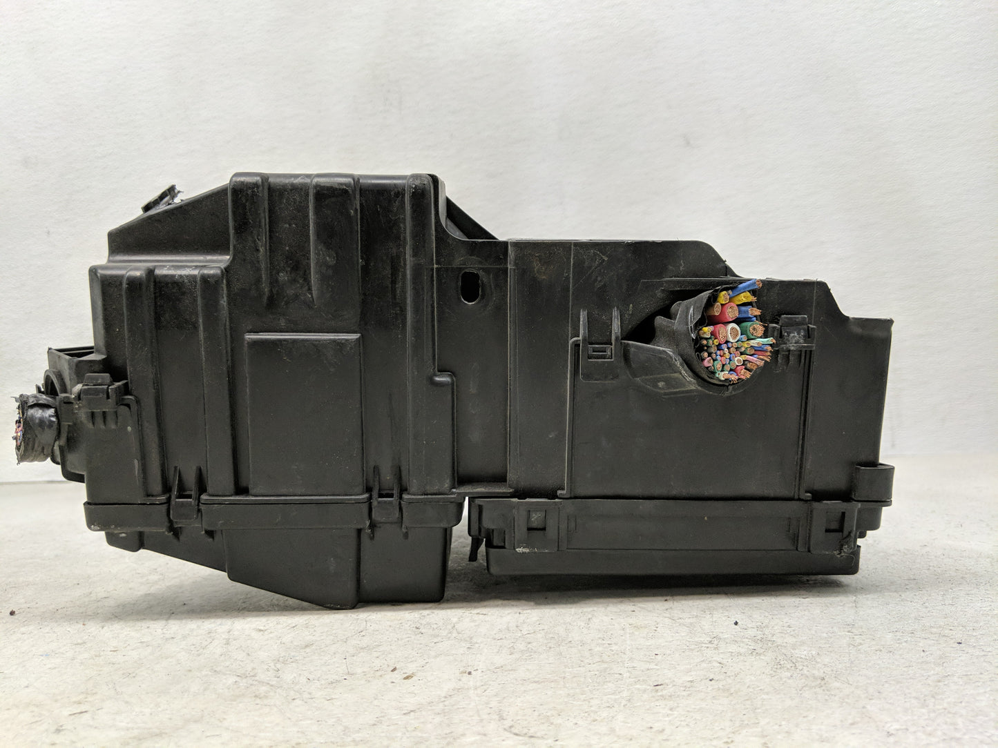 2012-2015 Nissan Rogue Fusebox Fuse Box Panel Relay Module P/N:284B6 JG03A Fits Fits 2012 2013 2014 2015 OEM Used Auto Parts