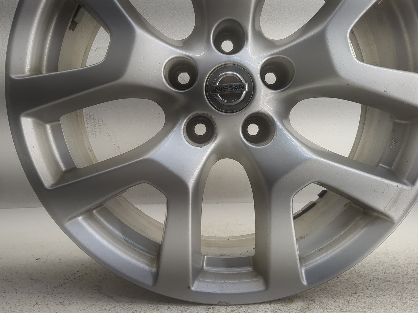 2011-2012 Nissan Rogue Oem Wheel Rim - Oemusedautoparts1.com