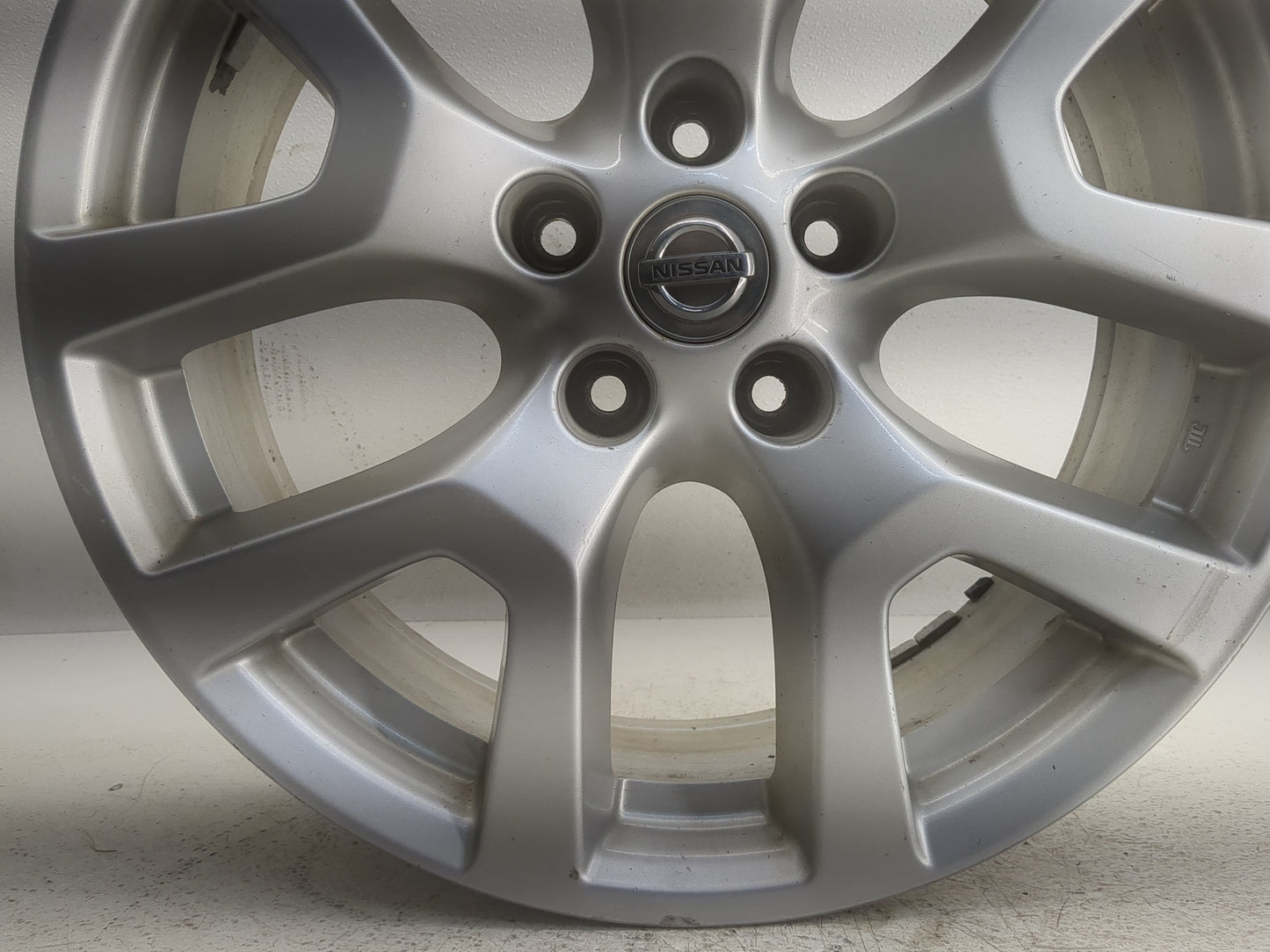 2011-2012 Nissan Rogue Oem Wheel Rim - Oemusedautoparts1.com