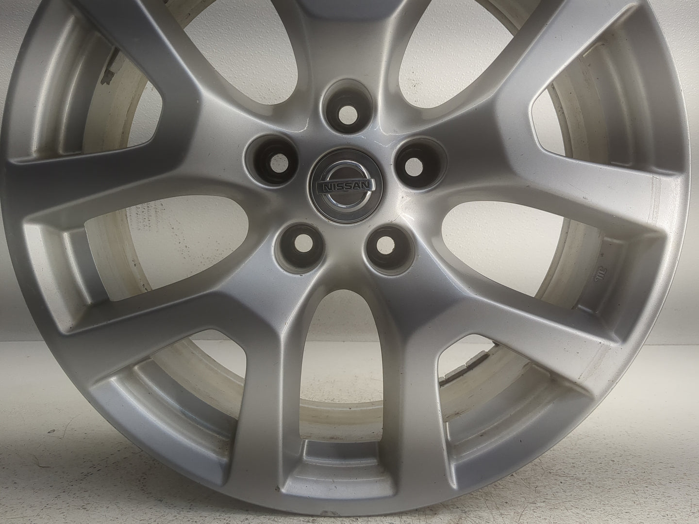 2011-2012 Nissan Rogue Oem Wheel Rim - Oemusedautoparts1.com