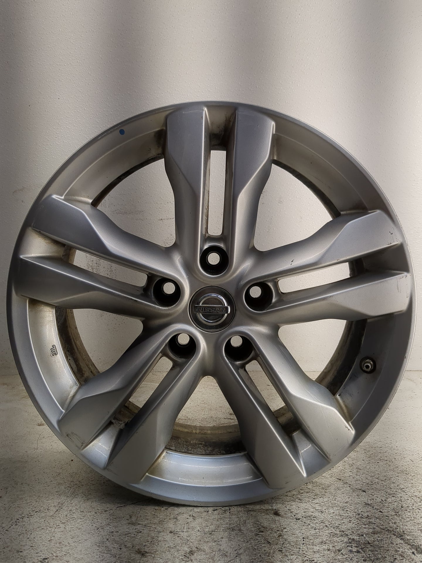 2012-2015 Nissan Rogue Oem Wheel Rim 1385090 - Oemusedautoparts1.com