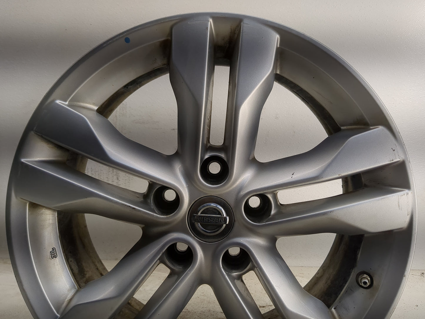 2012-2015 Nissan Rogue Oem Wheel Rim 1385090 - Oemusedautoparts1.com