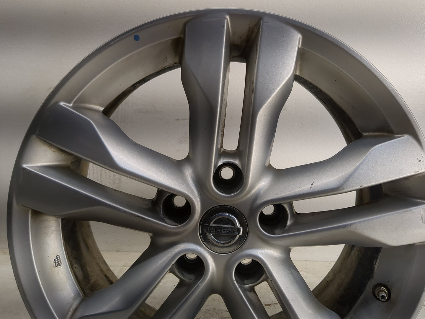 2012-2015 Nissan Rogue Oem Wheel Rim 1385090 - Oemusedautoparts1.com