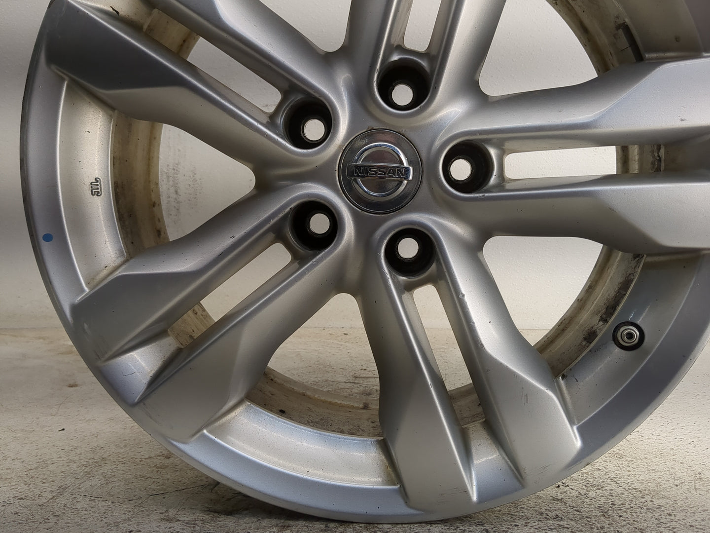 2012-2015 Nissan Rogue Oem Wheel Rim 1385091 - Oemusedautoparts1.com