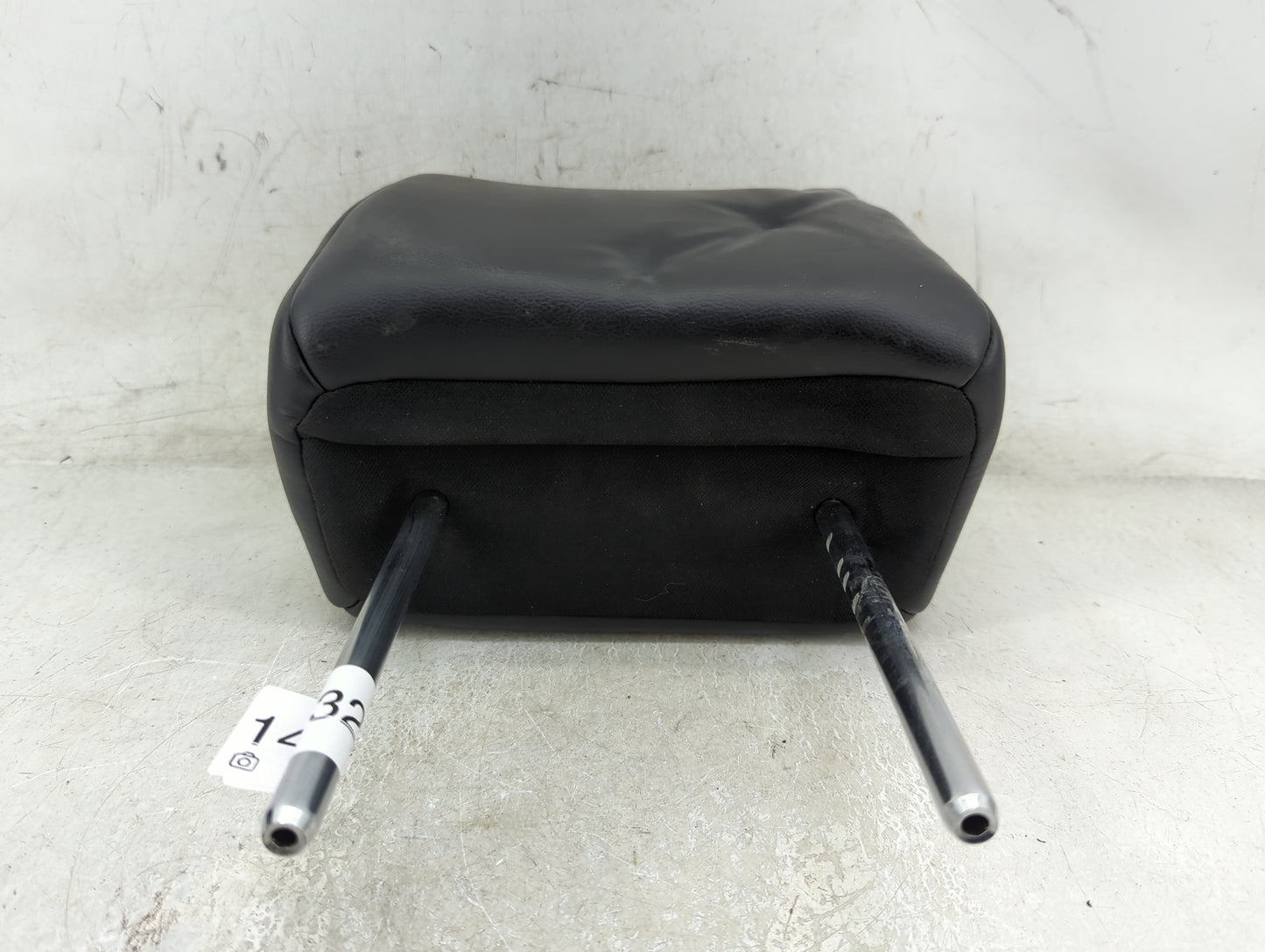 2010-2013 Nissan Rogue Headrest Head Rest Front Driver Passenger Seat Fits Fits 2010 2011 2012 2013 OEM Used Auto Parts - Oe