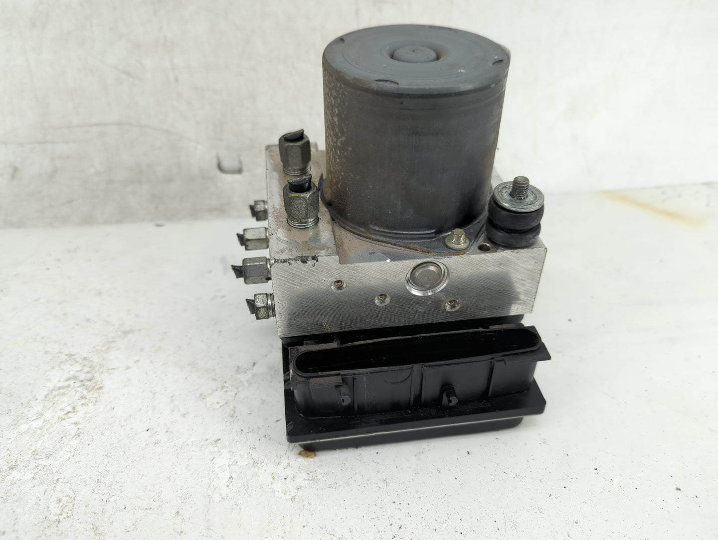2012-2015 Nissan Rogue ABS Pump Control Module Replacement Fits Fits 2012 2013 2014 2015 OEM Used Auto Parts - Oemusedautopa