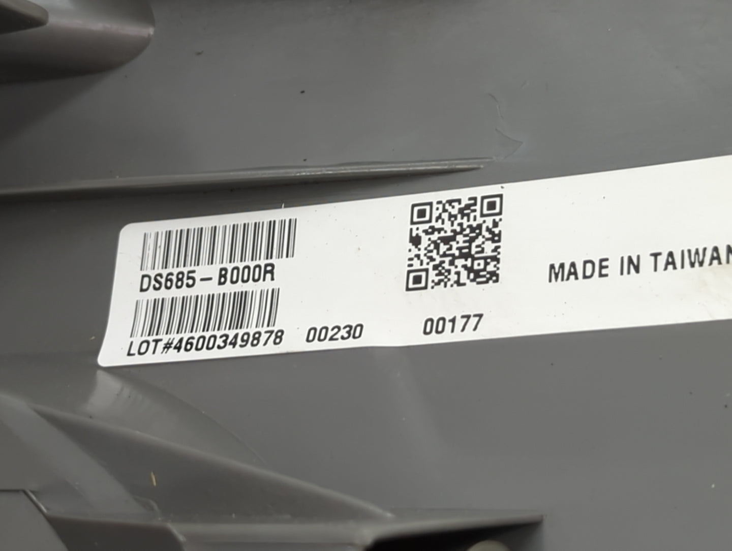 2008-2015 Nissan Rogue Tail Light Assembly Passenger Right OEM P/N:DS685-B000R Fits Fits 2008 2009 2010 2011 2012 2013 2014 