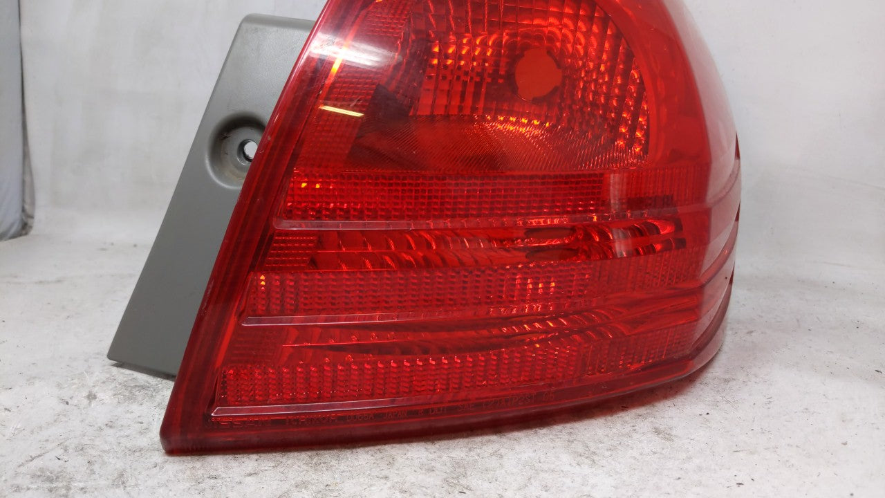 2008-2015 Nissan Rogue Tail Light Assembly Passenger Right OEM Fits Fits 2008 2009 2010 2011 2012 2013 2014 2015 OEM Used Au