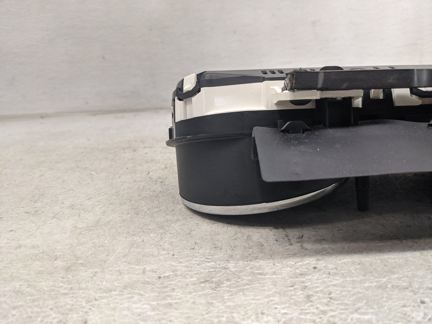 2012-2015 Nissan Rogue Instrument Cluster Speedometer Gauges P/N:24810 1V5A VPAASF-10849-KFE Miles:80K Fits OEM Used Auto Pa