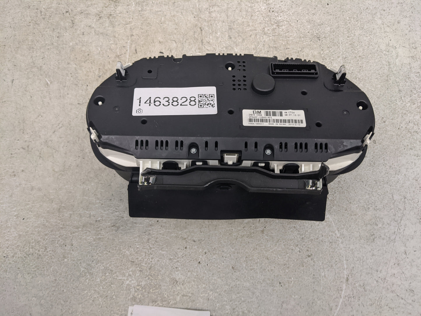 2012-2015 Nissan Rogue Instrument Cluster Speedometer Gauges P/N:24810 1V5A VPAASF-10849-KFE Miles:80K Fits OEM Used Auto Pa