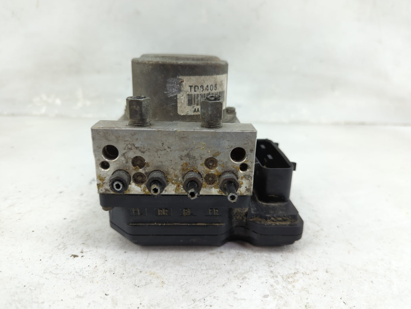 2012-2015 Nissan Rogue ABS Pump Control Module Replacement P/N:TD3405 19080798 Fits Fits 2012 2013 2014 2015 OEM Used Auto P
