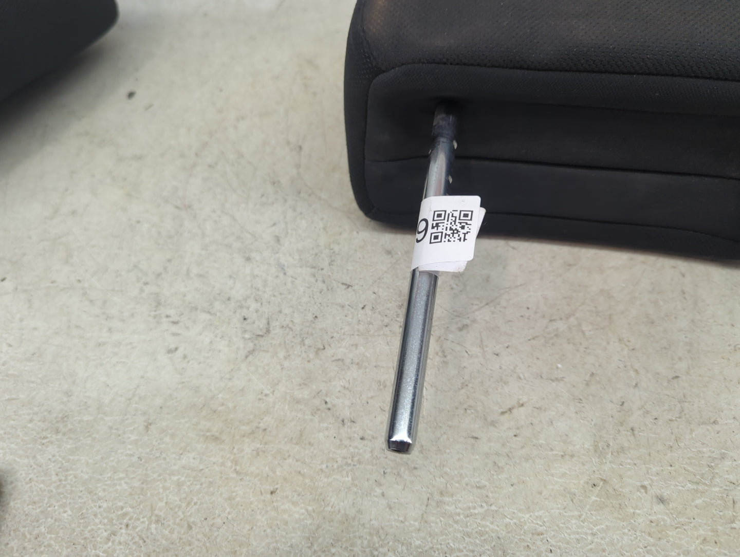 2012 Nissan Rogue Headrest Head Rest Front Driver Seat Black - Oemusedautoparts1.com
