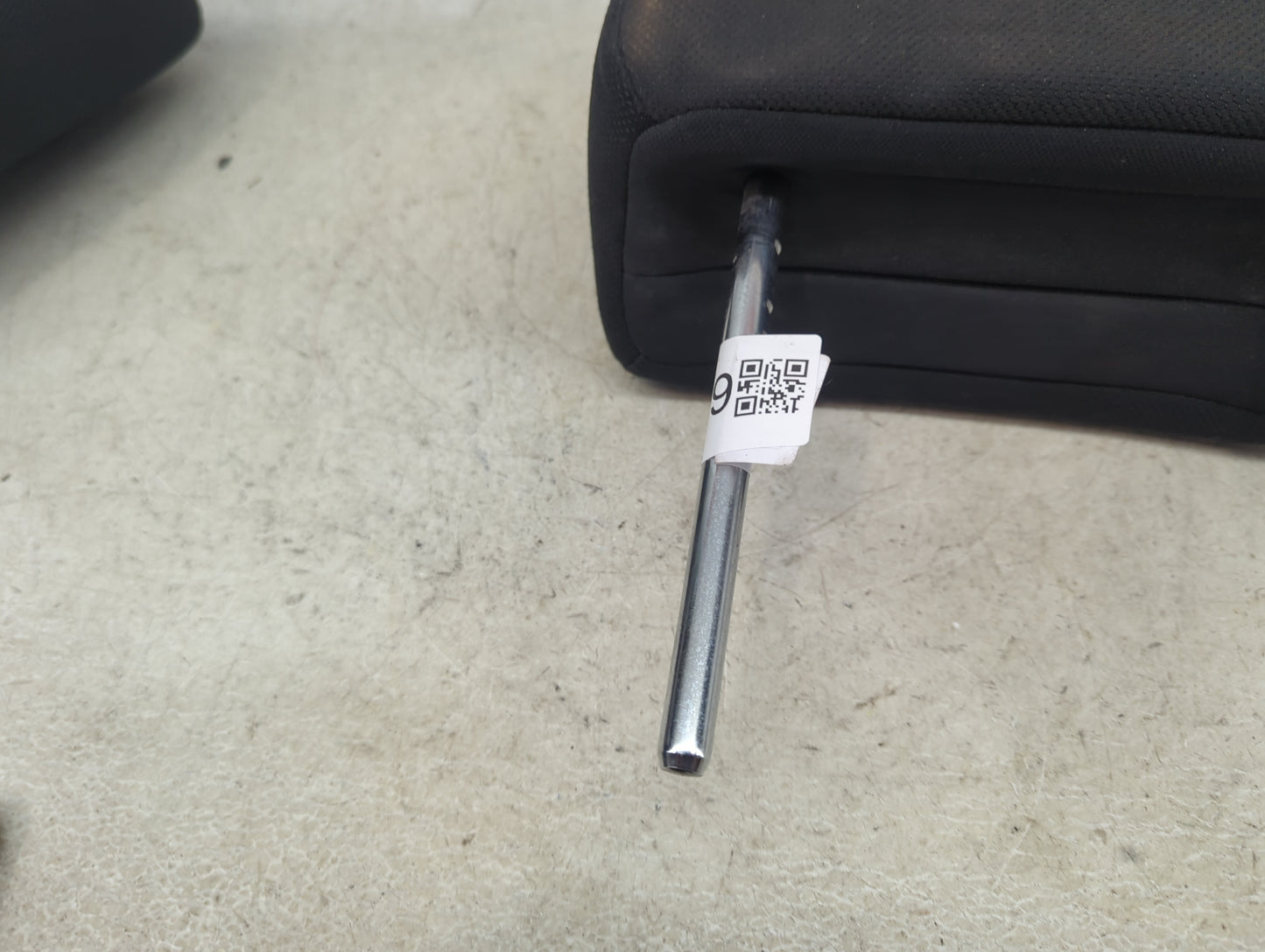 2012 Nissan Rogue Headrest Head Rest Front Driver Seat Black - Oemusedautoparts1.com
