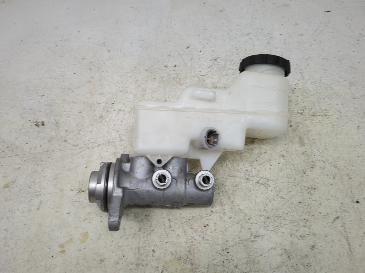 2008-2015 Nissan Rogue Brake Master Cylinder 1513297 - Oemusedautoparts1.com