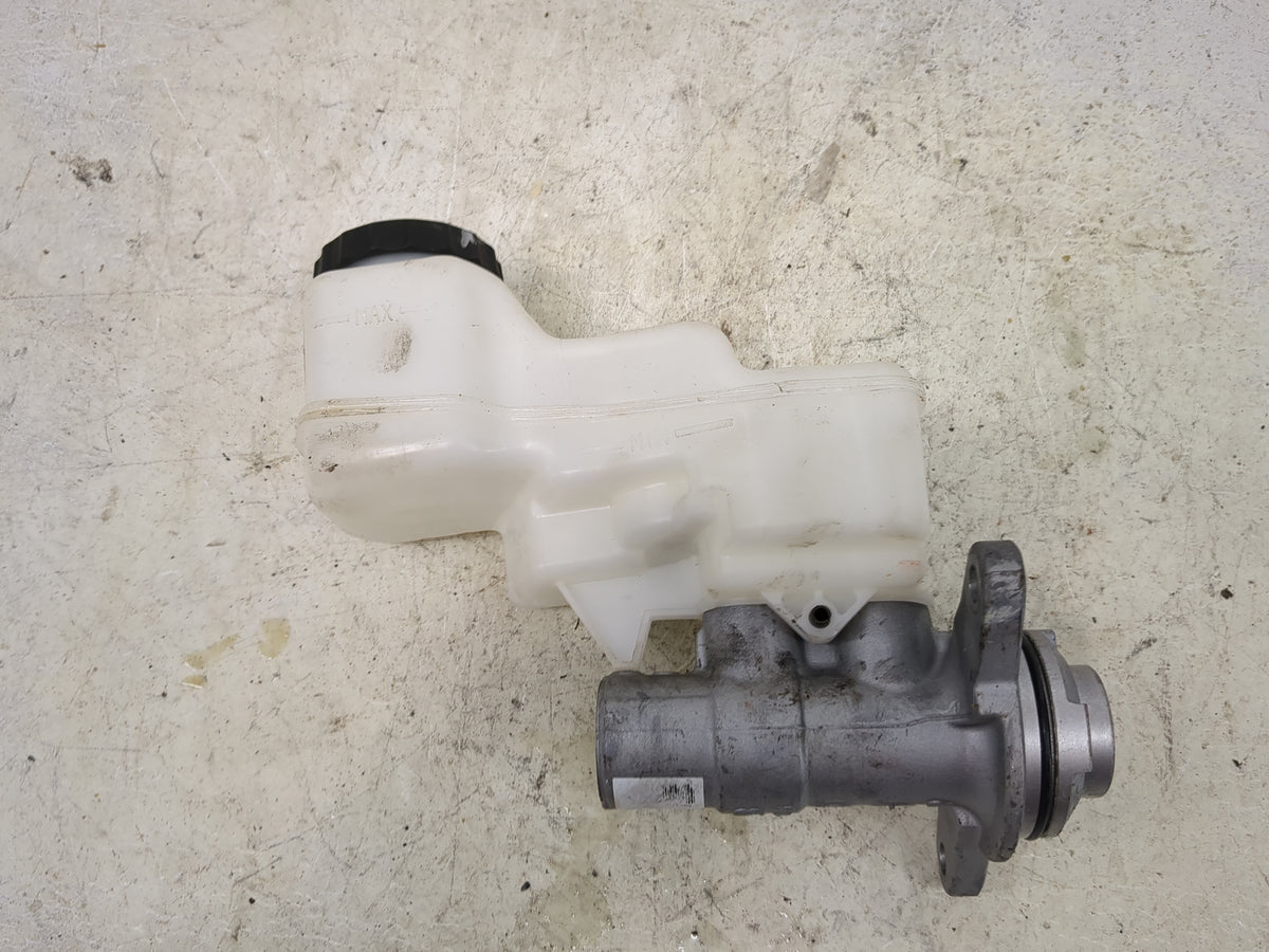 2008-2015 Nissan Rogue Brake Master Cylinder 1513297 - Oemusedautoparts1.com