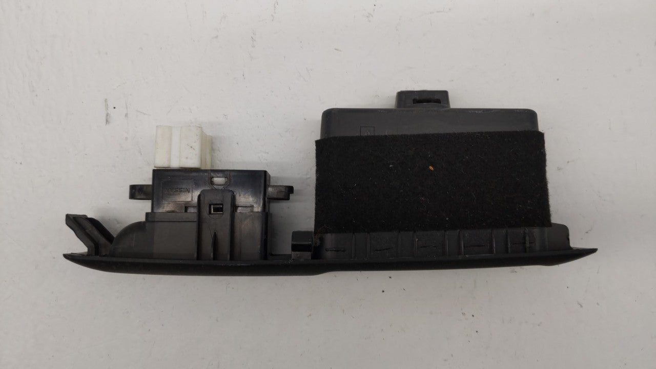 2012 Nissan Rogue Passenger Right Power Window Switch 82961 Jm00a - Oemusedautoparts1.com