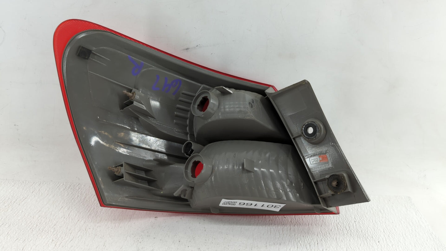 2008-2015 Nissan Rogue Tail Light Assembly Passenger Right OEM Fits Fits 2008 2009 2010 2011 2012 2013 2014 2015 OEM Used Au