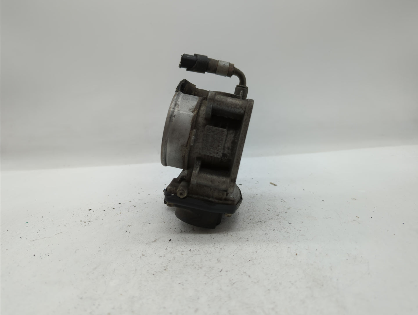 2011-2015 Nissan Rogue Throttle Body P/N:526-01 RME60-15 Fits Fits 2011 2012 2013 2014 2015 OEM Used Auto Parts - Oemusedaut