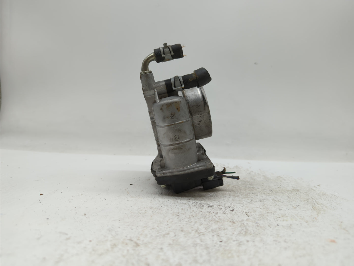 2011-2015 Nissan Rogue Throttle Body P/N:526-01 RME60-15 Fits Fits 2011 2012 2013 2014 2015 OEM Used Auto Parts - Oemusedaut