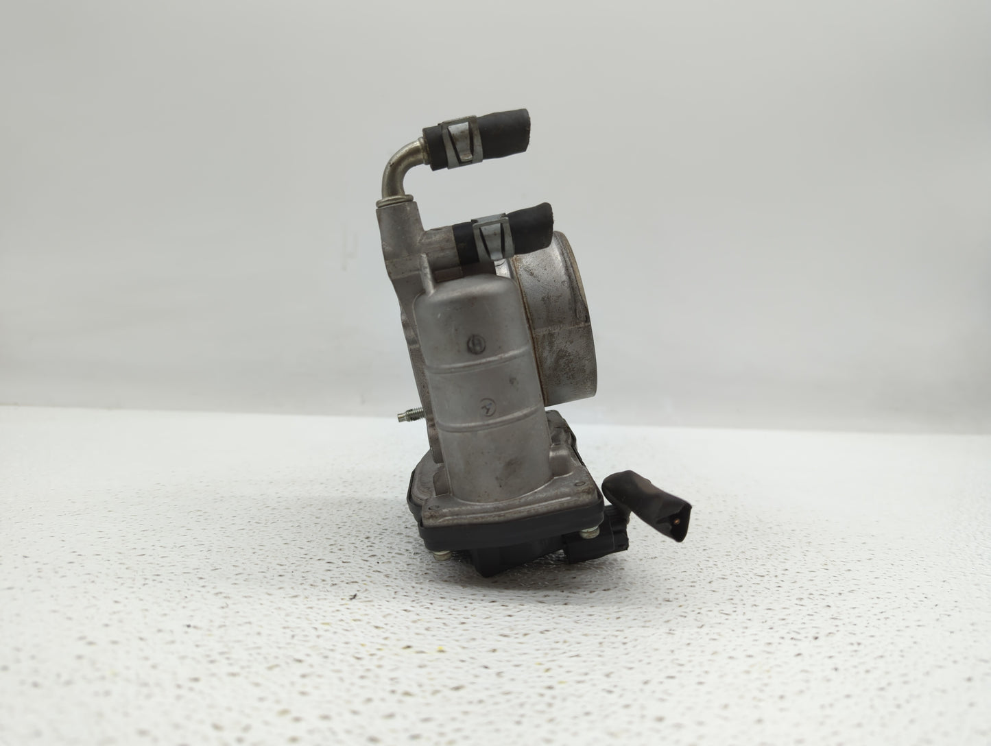 2011-2015 Nissan Rogue Throttle Body P/N:526-01 RME60-15 Fits Fits 2011 2012 2013 2014 2015 OEM Used Auto Parts - Oemusedaut
