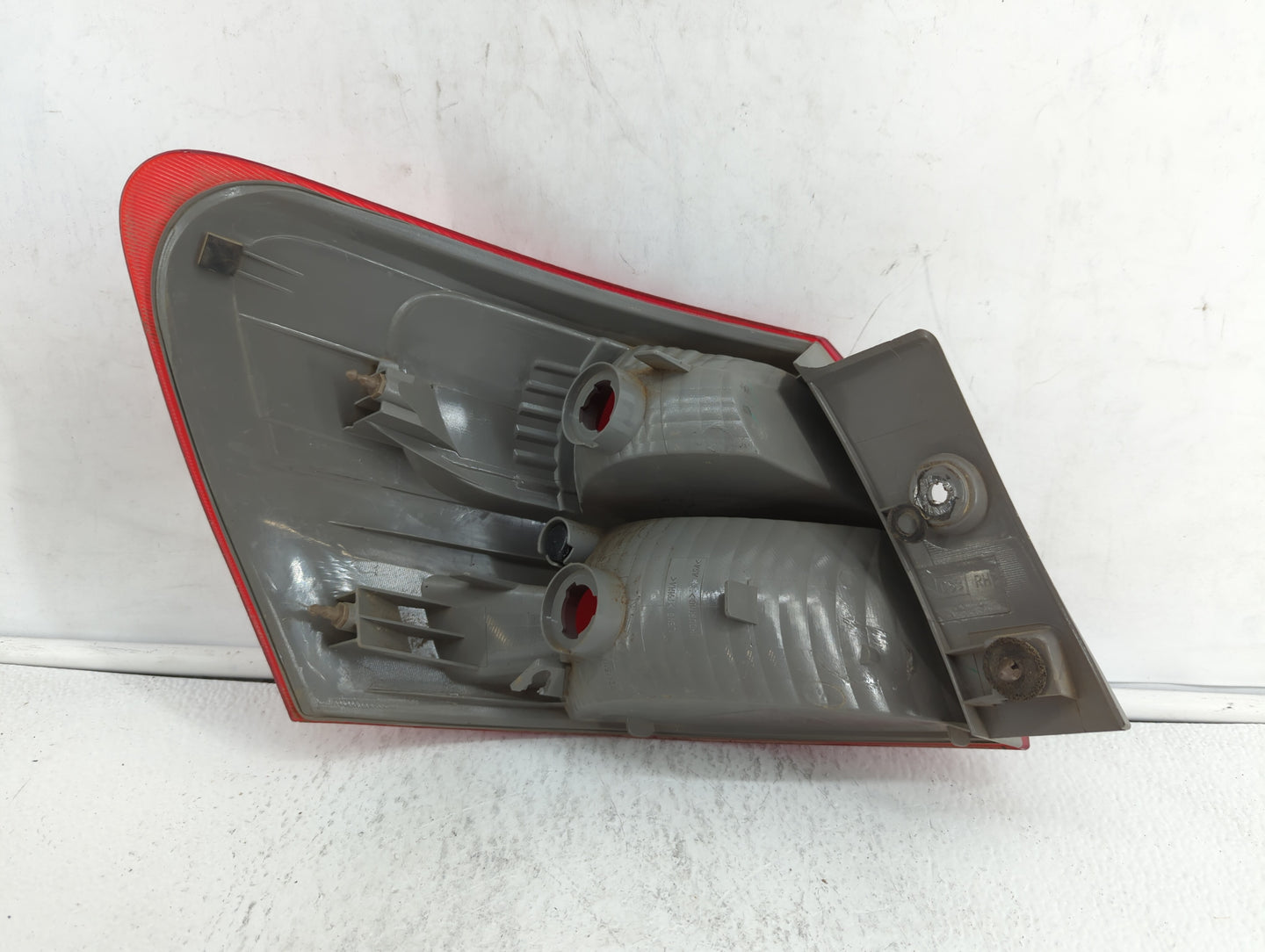 2008-2015 Nissan Rogue Tail Light Assembly Passenger Right OEM Fits Fits 2008 2009 2010 2011 2012 2013 2014 2015 OEM Used Au