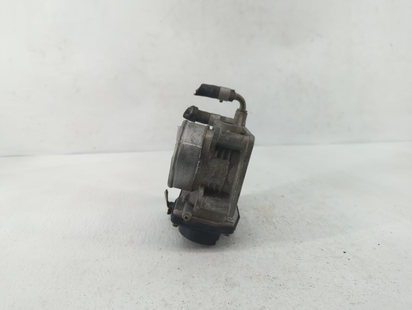 2011-2015 Nissan Rogue Throttle Body P/N:526-01 RME60-15 Fits Fits 2011 2012 2013 2014 2015 OEM Used Auto Parts - Oemusedaut