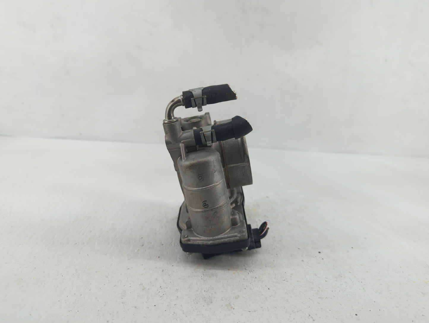 2011-2015 Nissan Rogue Throttle Body P/N:526-01 RME60-15 Fits Fits 2011 2012 2013 2014 2015 OEM Used Auto Parts - Oemusedaut