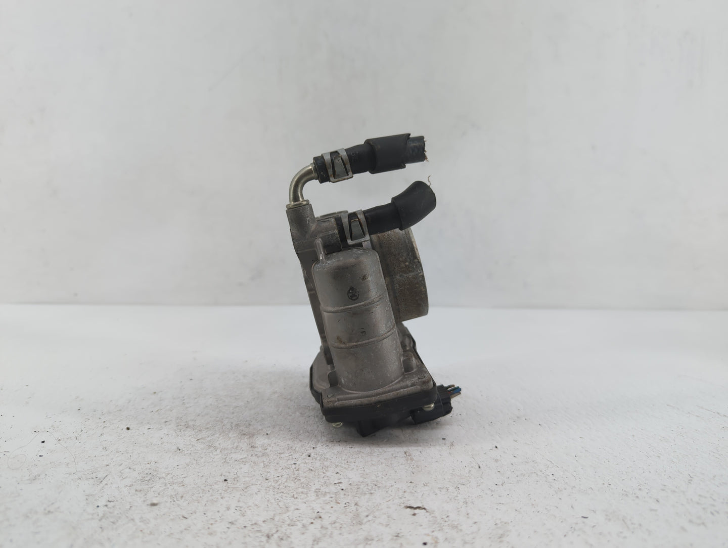 2011-2015 Nissan Rogue Throttle Body P/N:526-01 RME60-15 Fits Fits 2011 2012 2013 2014 2015 OEM Used Auto Parts - Oemusedaut