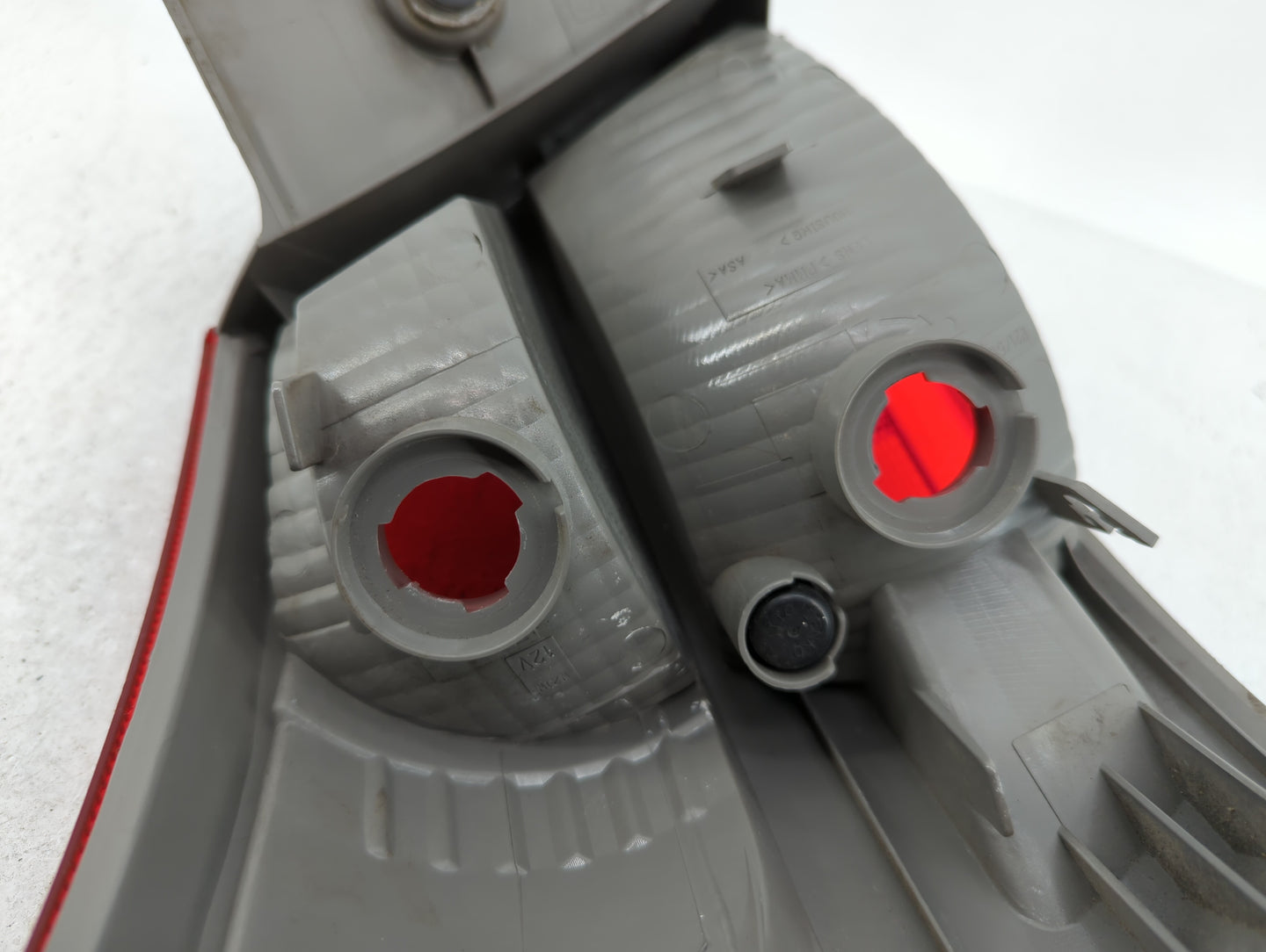 2008-2015 Nissan Rogue Tail Light Assembly Passenger Right OEM Fits Fits 2008 2009 2010 2011 2012 2013 2014 2015 OEM Used Au