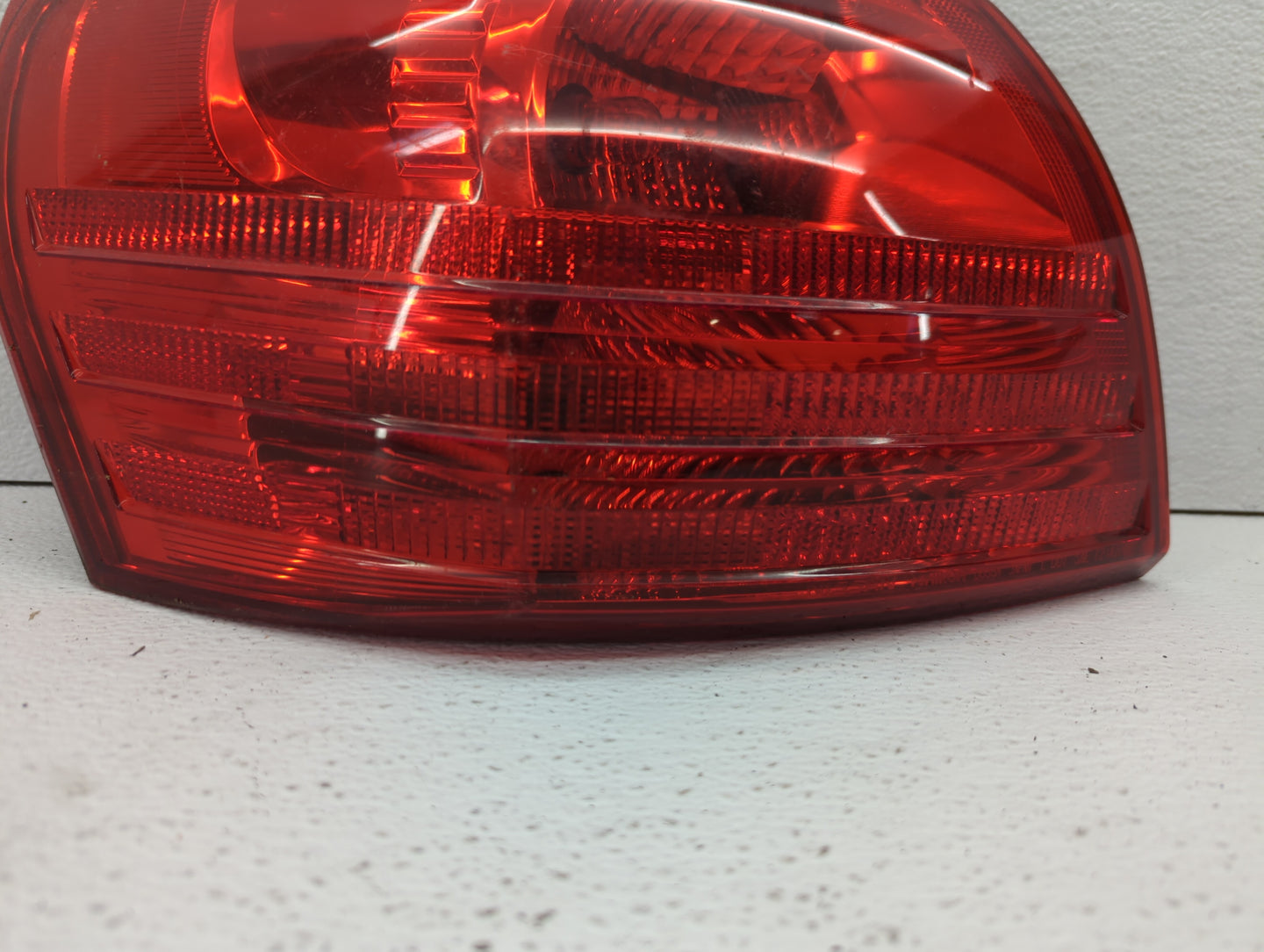 2008-2015 Nissan Rogue Tail Light Assembly Driver Left OEM P/N: DS685-B000L Fits OEM Used Auto Parts - Oemusedautoparts1.com