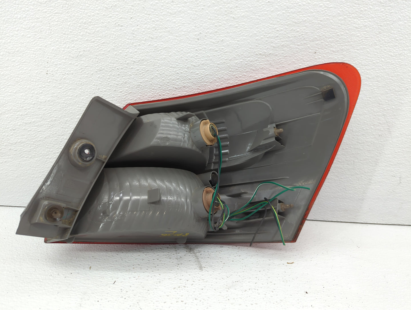 2008-2015 Nissan Rogue Tail Light Assembly Driver Left OEM P/N: DS685-B000L Fits OEM Used Auto Parts - Oemusedautoparts1.com