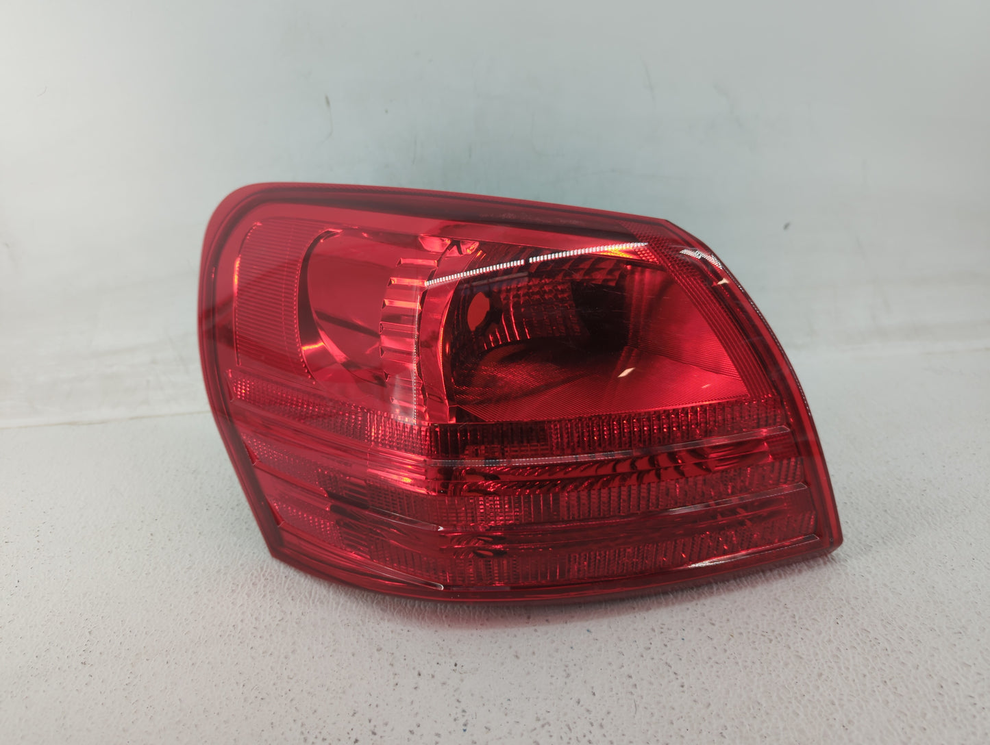 2008-2015 Nissan Rogue Tail Light Assembly Driver Left OEM P/N:465820 DS685-B000L Fits OEM Used Auto Parts - Oemusedautopart