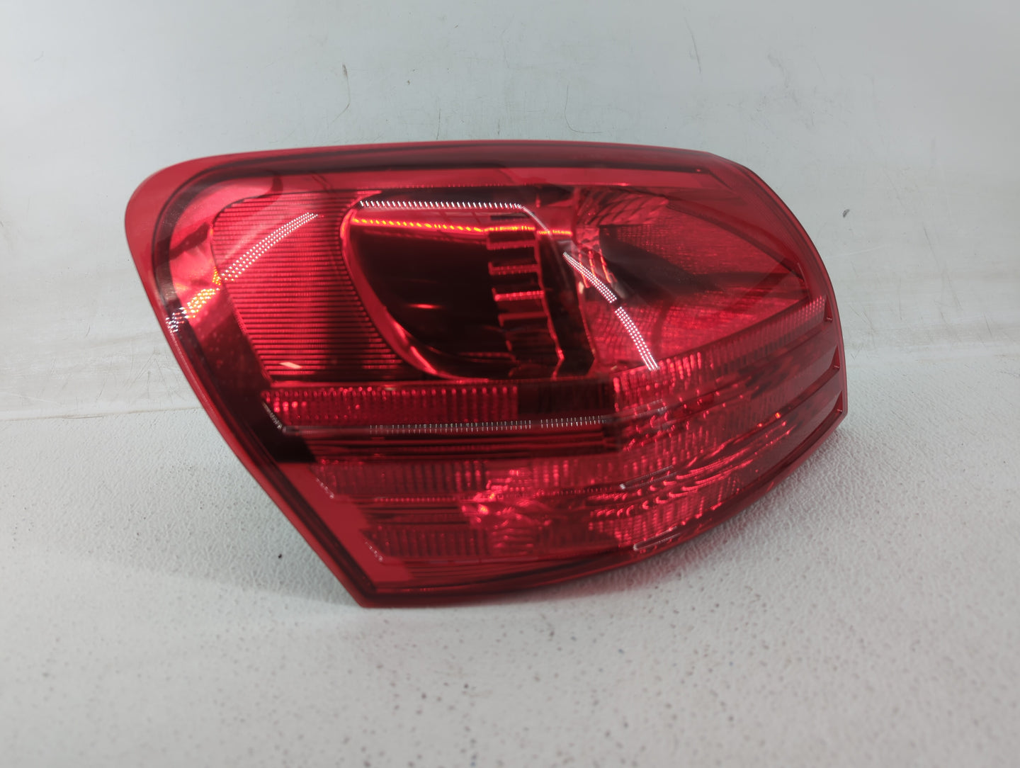 2008-2015 Nissan Rogue Tail Light Assembly Driver Left OEM P/N:465820 DS685-B000L Fits OEM Used Auto Parts - Oemusedautopart